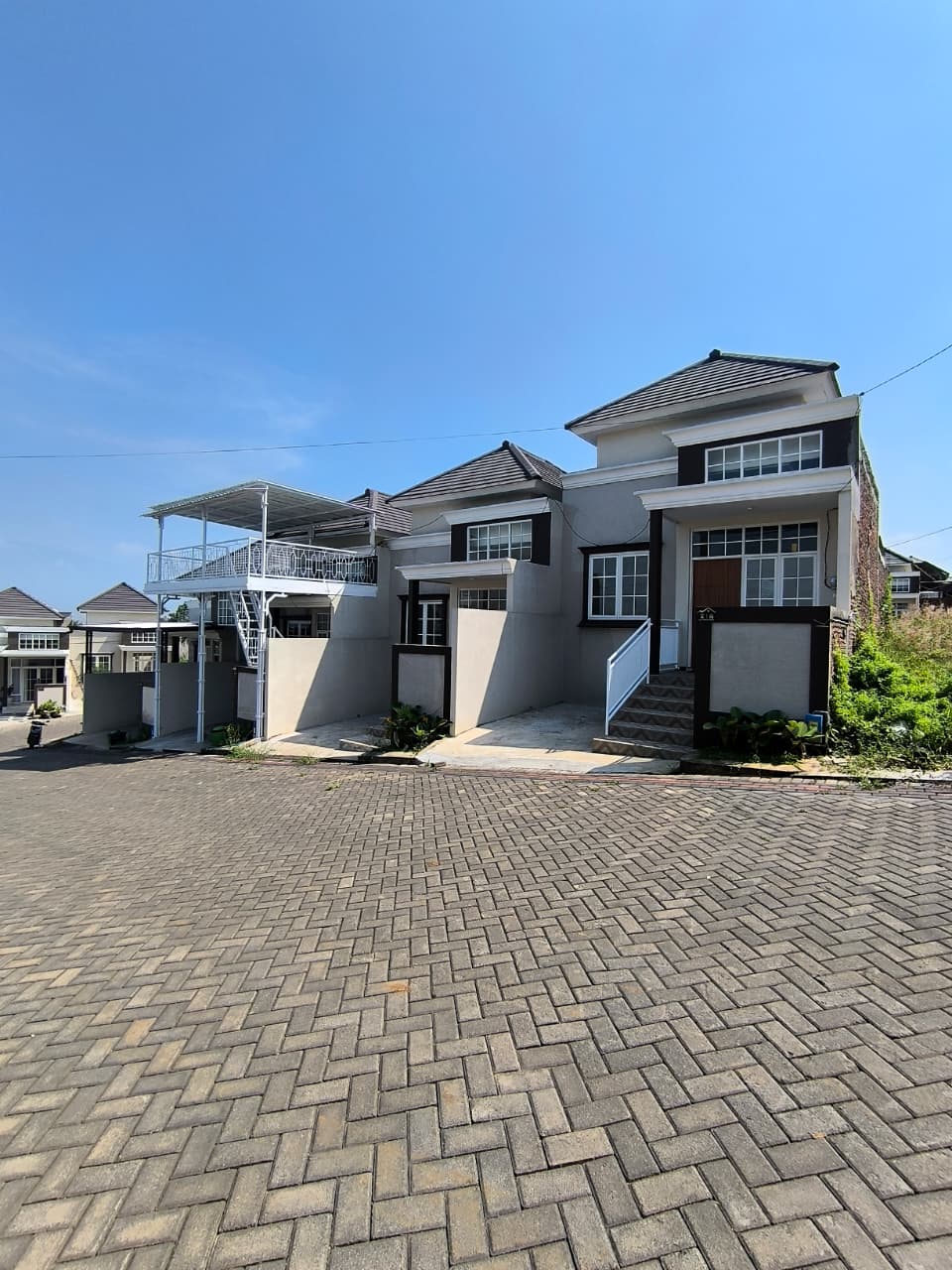 Wujudkan Impian: Rumah Konsep Villa Premium di Wonokoyo Malang dengan DP 0%