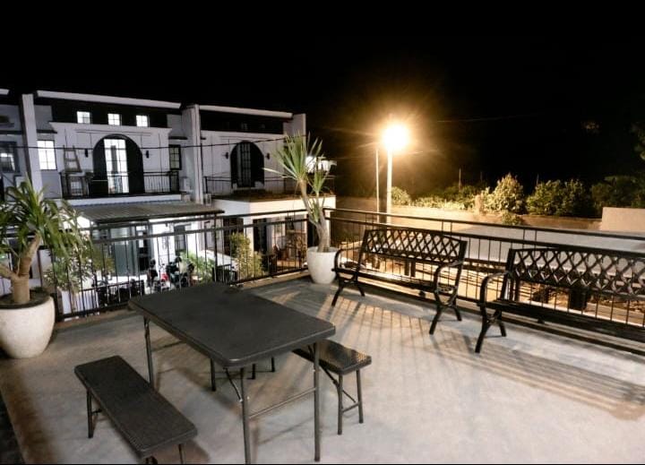 Rumah Kos Eksklusif di Malang: 9 Kamar Full Furnished dengan Kamar Mandi Dalam, Harga 2 Miliar di Lokasi Strategis